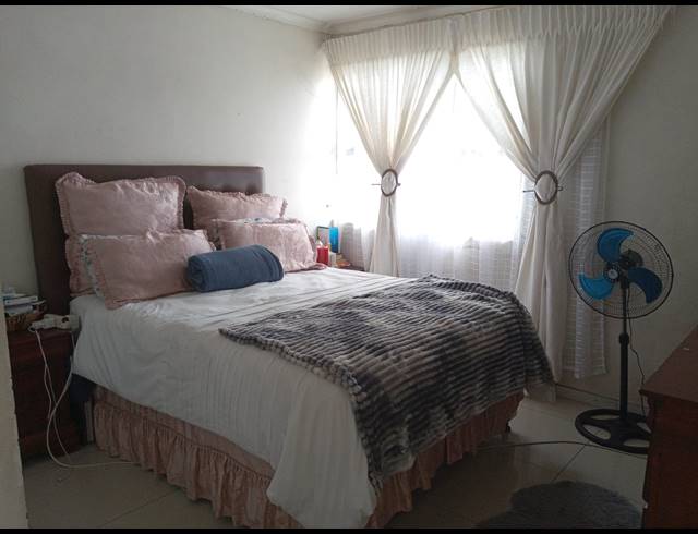 3 BEDROOM HOUSE FOR SALE IN UMLAZI Z